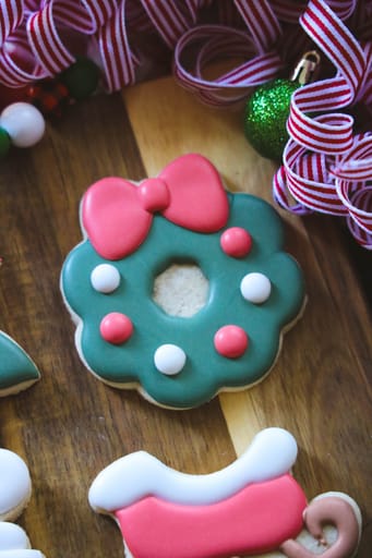 Christmas Themed Cookie Decorating